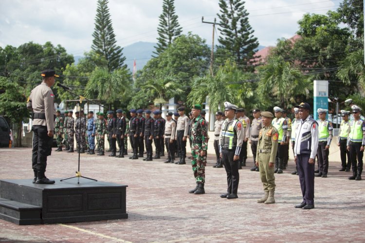 Kapolres Alor Pimpin Apel Gelar Pasukan Operasi Lilin Turangga 2025