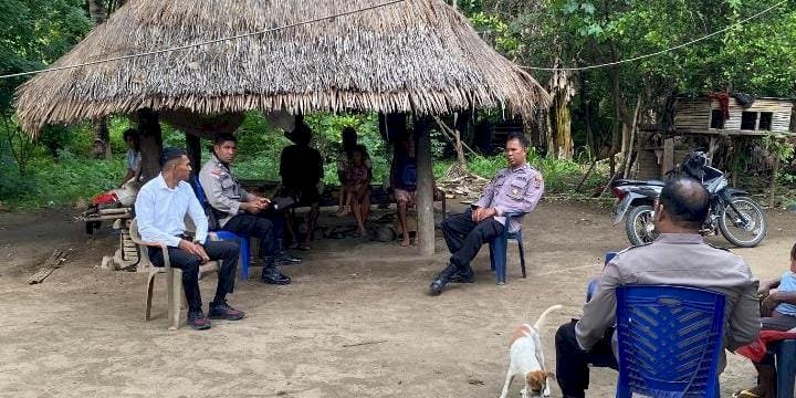 Polsek Alor Timur Gelar Patroli Kamtibmas dan Sambang Warga di Desa Maritaing