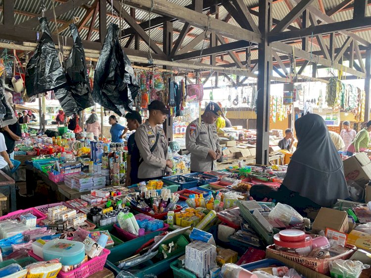 Polsek Alor Barat Daya Laksanakan Patroli dan Pengamanan Pasar Rakyat Moru