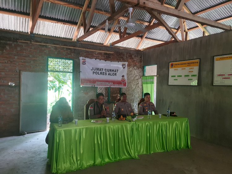 Kapolres Alor Gelar Kegiatan Jumat Curhat Bersama Warga Desa Pailelang