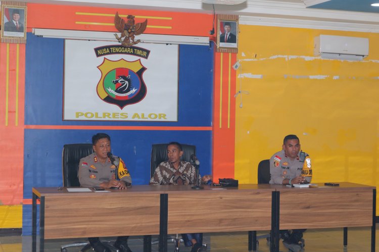 Kapolres Alor Pimpin Pertemuan Tokoh Masyarakat, Sawalama dan Lipa Sepakat Berdamai Sebelum Tiba Ramadhan.