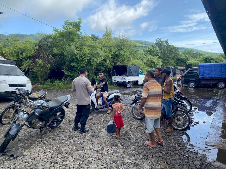 Polsek Alor Timur Intensifkan Sambang dan Patroli Pasar Maritaing, Pastikan Keamanan Aktivitas Warga