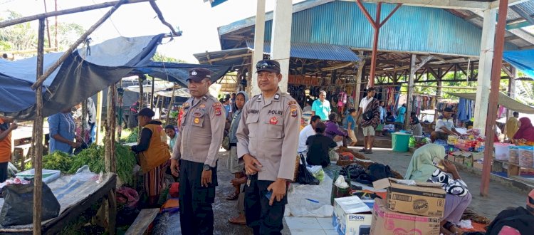 Polsek Alor Selatan Intensifkan Patroli dan Pengamanan Aktivitas Pasar di Pasar Rakyat Apui