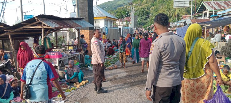 Sambang Kamtibmas dan Patroli Pengamanan Pasar Bakalang, Polsubsektor Pantar Timur Berikan Himbauan kepada Masyarakat