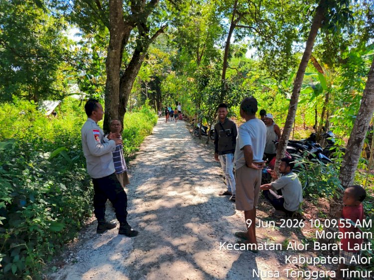 Polsek Alor Barat Daya Gelar Patroli Dialogis di Desa Moramam, Ajak Warga Jaga Kamtibmas