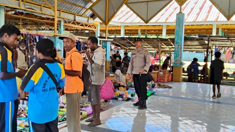 Polsek Alor Selatan Gelar Patroli Pengamanan Pasar Kelaisi Timur, Pastikan Aktivitas Masyarakat Berjalan Aman dan Kondusif