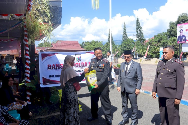 HARI BHAYANGKARA KE-80, POLRES ALOR WUJUDKAN KEPEDULIAN DENGAN MENYALURKAN BANTUAN BERAS KEPADA  MASYARAKAT