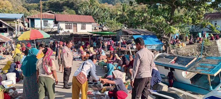 Polsubsektor Pantar Timur Laksanakan Sambang dan Patroli di Pasar Tradisional Bakalang