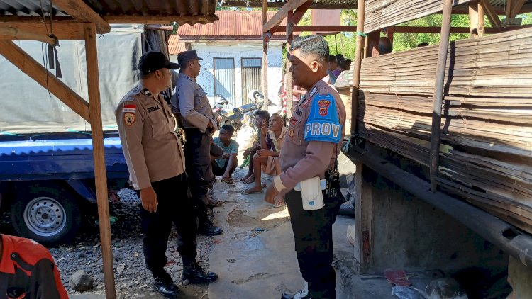 Polsek Alor Timur Intensifkan Patroli Pengamanan di Pasar Rakyat Maritaing, Ciptakan Situasi Kamtibmas Aman dan Kondusif