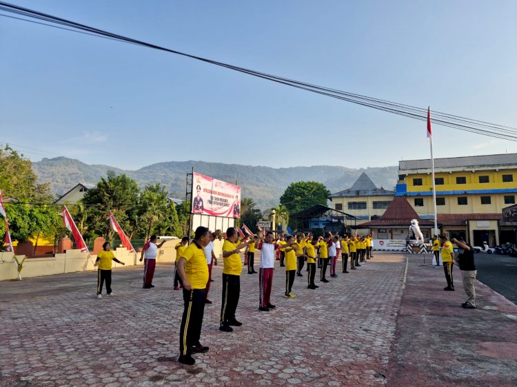 Perkuat Kebugaran dan Soliditas, Personel Polres Alor Melaksanakan Olahraga Jalan Santai