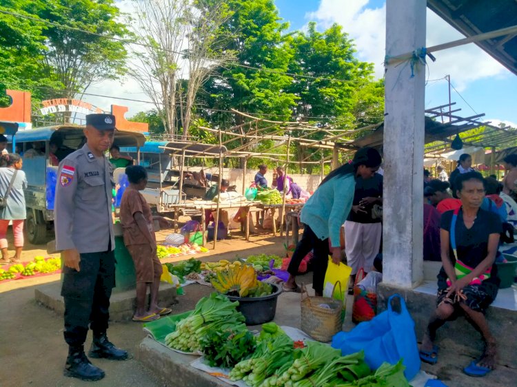 Polsek Alor Selatan Intensifkan Patroli Pengamanan Pasar Kelaisi Timur, Aktivitas Masyarakat Berjalan Aman dan Lancar