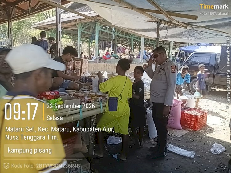 Patroli di Pasar Kalunan, Polsubsektor Mataru Sampaikan Imbauan Kamtibmas