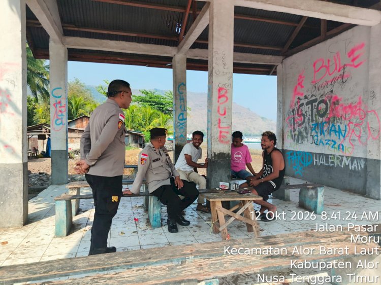 Polsek Abad Gelar Patroli di Pasar Rakyat Moru, Ajak Masyarakat Jaga Kamtibmas