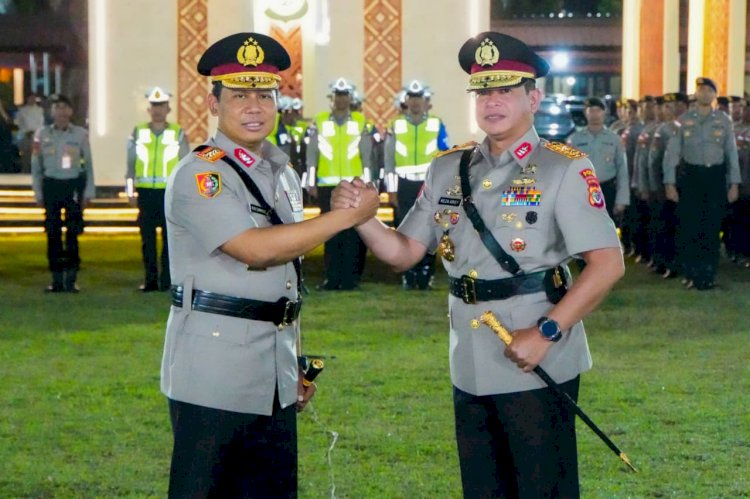*Penyerahan Pataka Catya Turangga Wira Sakti Tandai Pergantian Kepemimpinan Polda NTT dari Komjen Pol. Dr. Rudi Darmoko, S.I.K., M.Si. kepada Irjen Pol. Reza Arief Dewanto, S.I.K.*