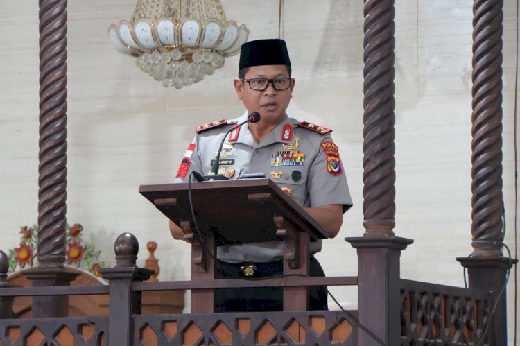 Kapolda NTT Gelar Jumat Keliling, Sapa Masyarakat, Sampaikan Pesan Kamtibmas dan Bagikan Jumat Berkah*